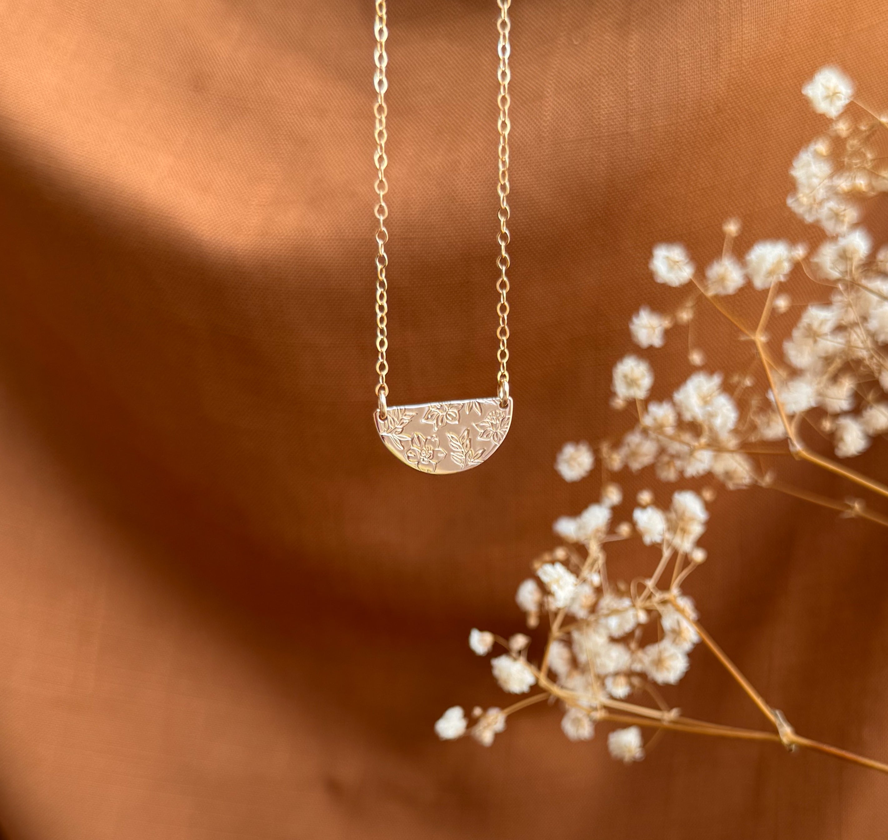 Personalised jewellery - KBN Jewellery - handmade jewellery – Personalised Jewellery gifts – Dainty jewellery- Dainty necklace – flower stamp necklace – birth month flower jewellery – flower necklace