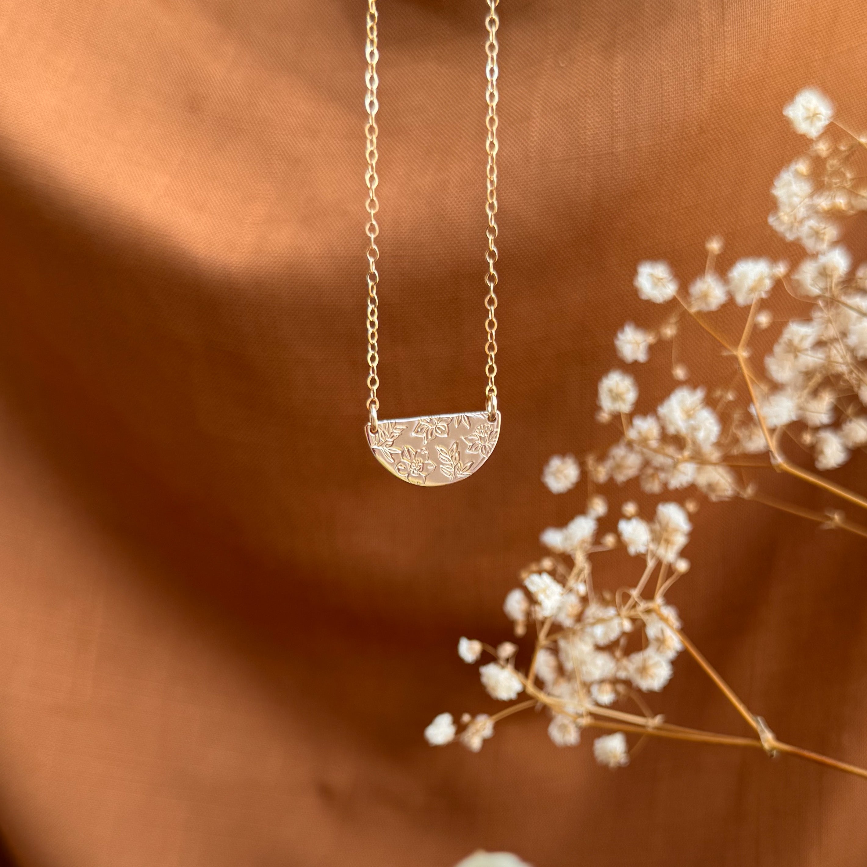Personalised jewellery - KBN Jewellery - handmade jewellery – Personalised Jewellery gifts – Dainty jewellery- Dainty necklace – flower stamp necklace – birth month flower jewellery – flower necklace