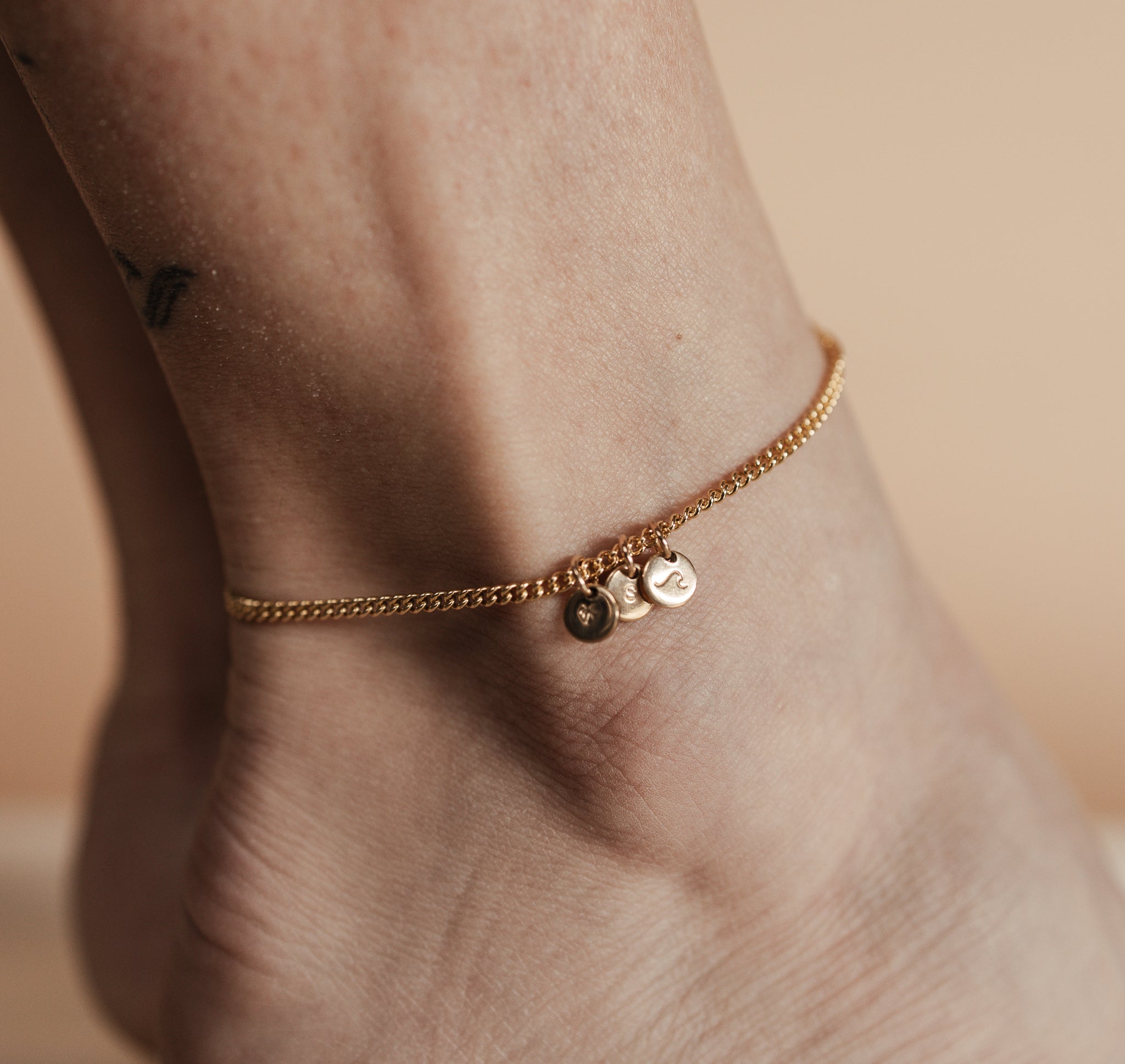 Personalised jewellery - KBN Jewellery - handmade jewellery – custom jewellery gifts – dainty anklet – stacking anklet – layering anklet – simple chain – affordable jewellery – Australian made jewellery – small pendant anklet