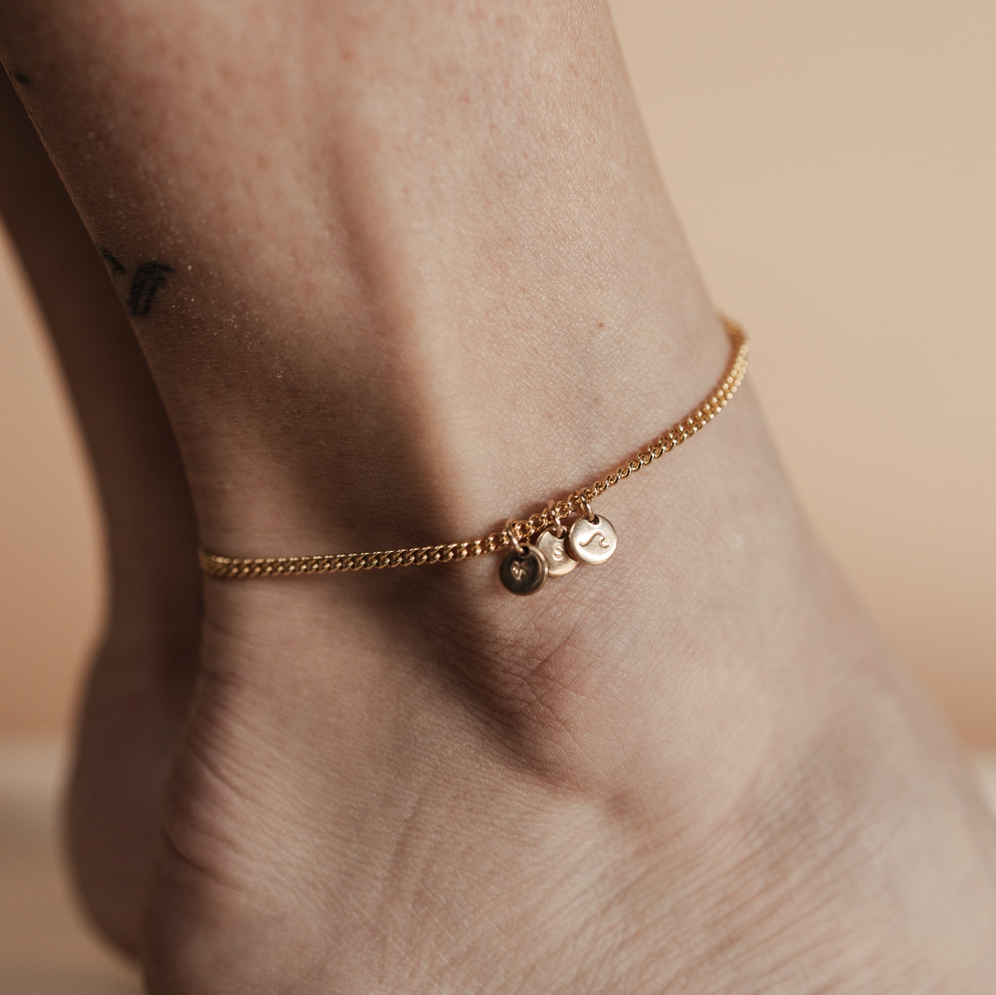 Personalised jewellery - KBN Jewellery - handmade jewellery – custom jewellery gifts – dainty anklet – stacking anklet – layering anklet – simple chain – affordable jewellery – Australian made jewellery – small pendant anklet