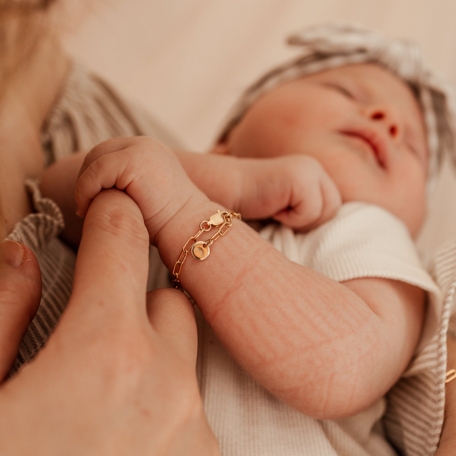Personalised jewellery – handmade jewellery – KBN jewellery – Australian made jewellery – matching jewellery – matching mum and child bracelet – perfect gift for new mum – sentimental gift – newborn gift idea – new mum gift – matching jewellery – tiny pendant bracelet – linked chain bracelets
