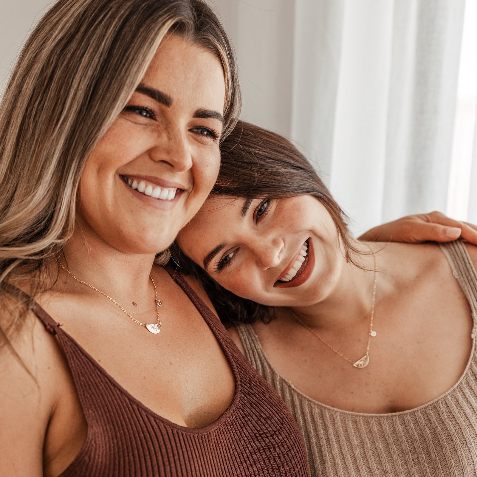 What Jewellery should you get your Cancer bestie? Find out here!