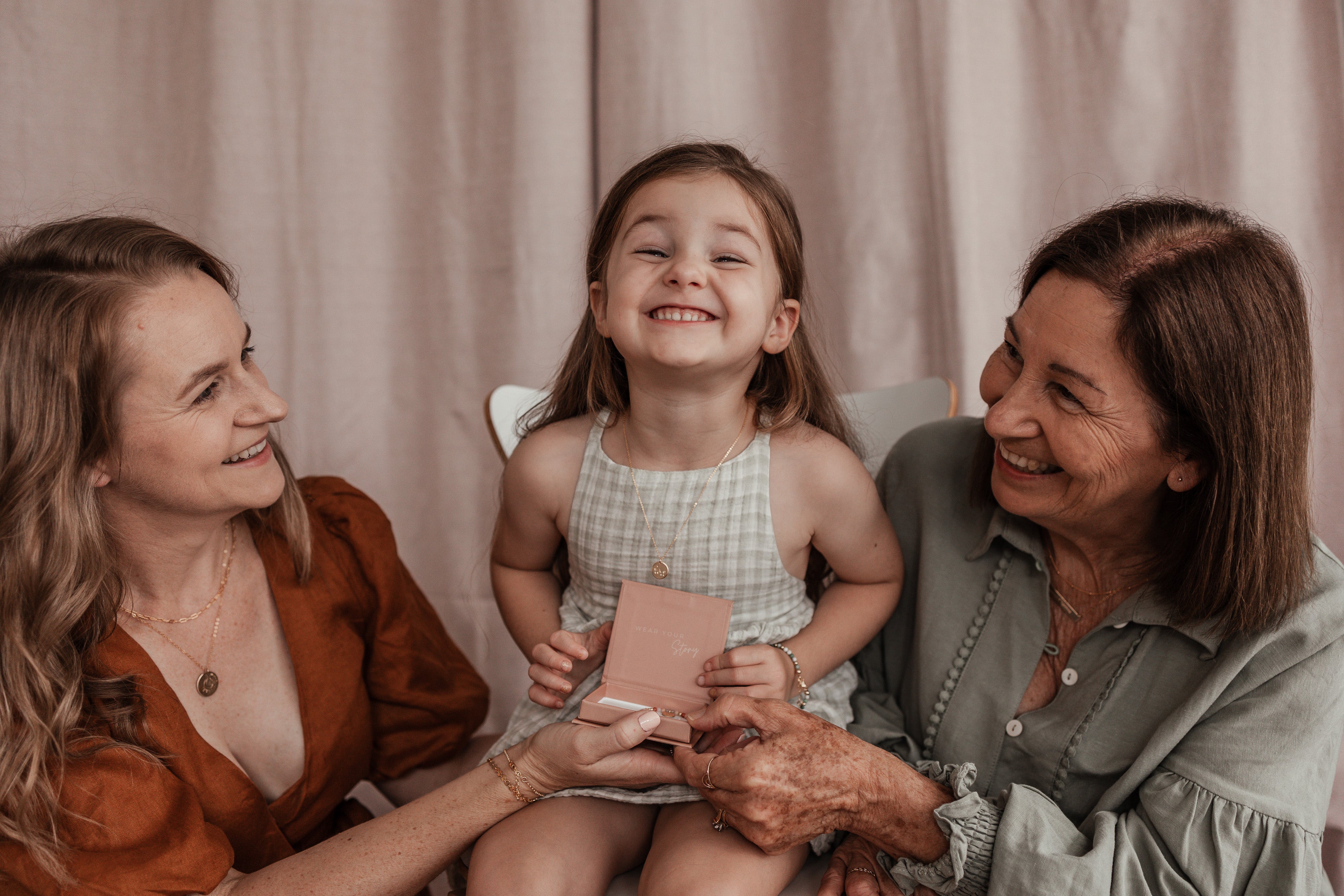 Gifting: The School Mum Who Has Her Hands Full (and Her Style Sorted)