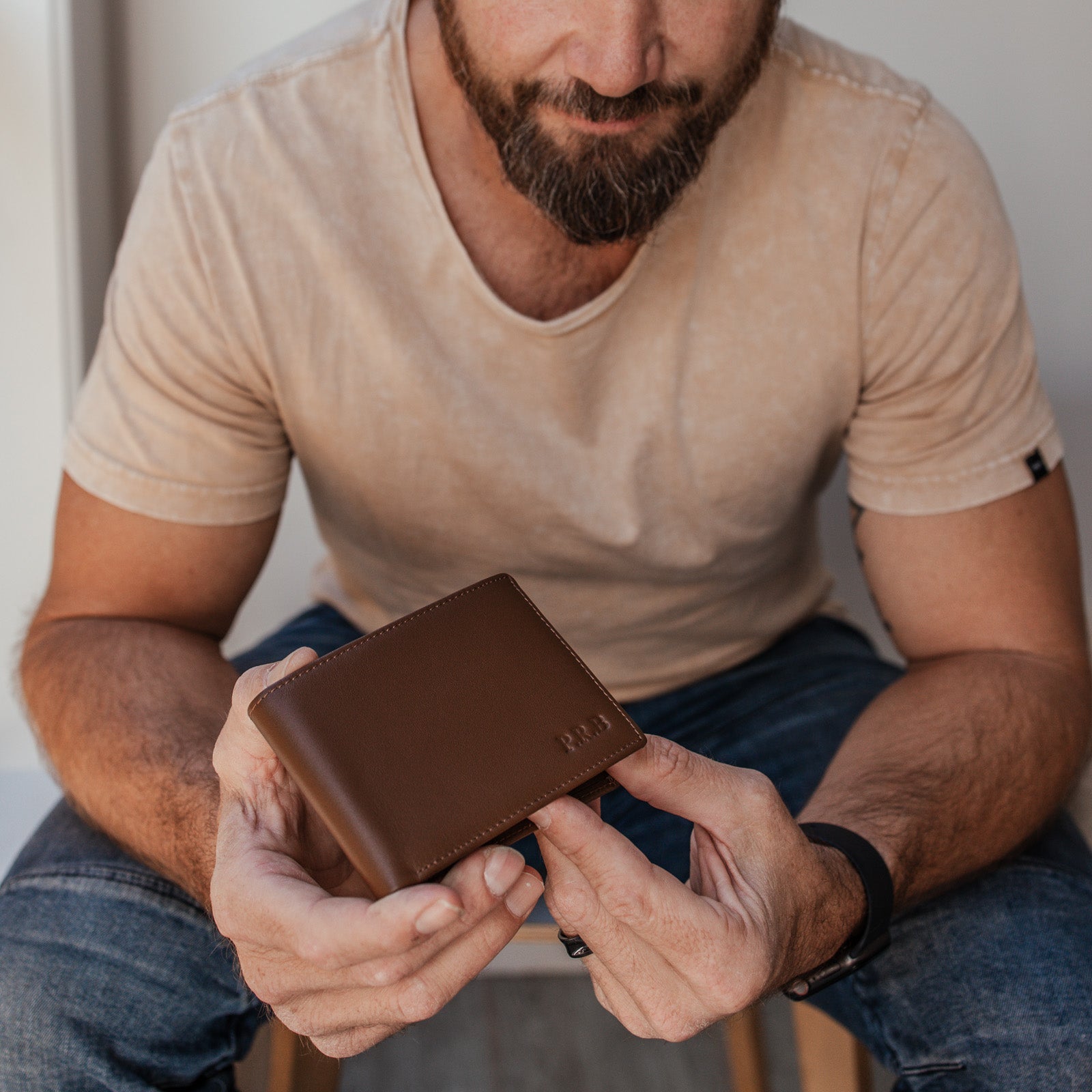 Leather Wallet – Affordable wallet – KBN jewellery – men’s wallet ‘ men’s personalised wallet – personalised leather wallet – gifts for men – gifts for Dad – quality wallet 